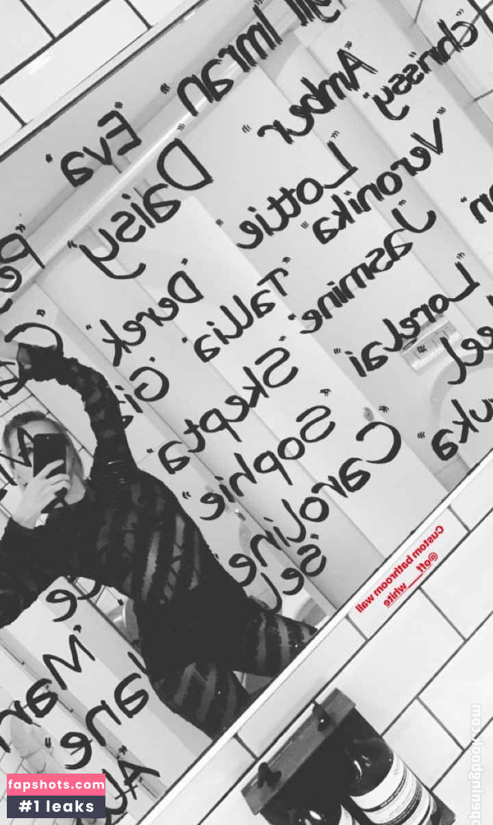 Caroline Vreeland Nude Leaks OnlyFans Photos #2214 - LeakJerk