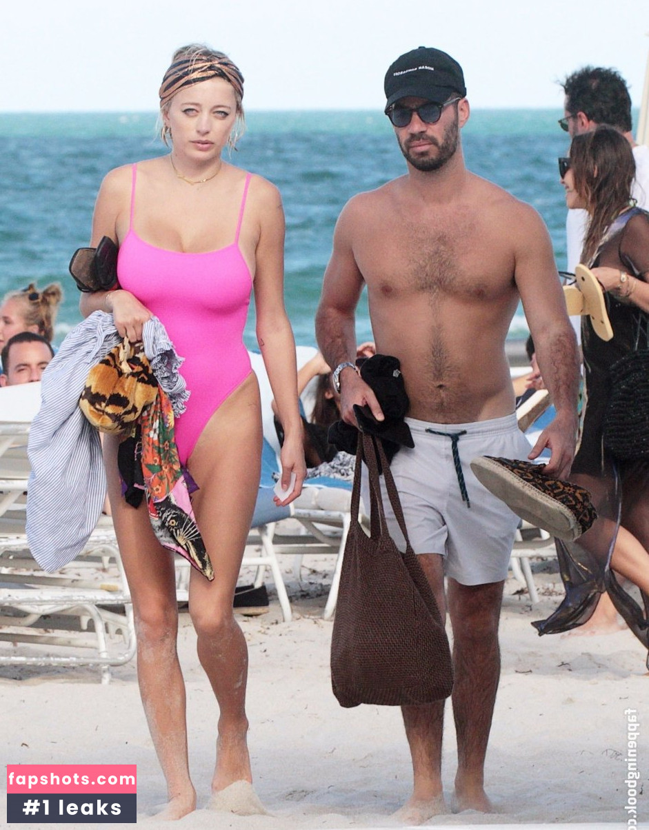 Caroline Vreeland Nude Leaks OnlyFans Photos #2254 - LeakJerk