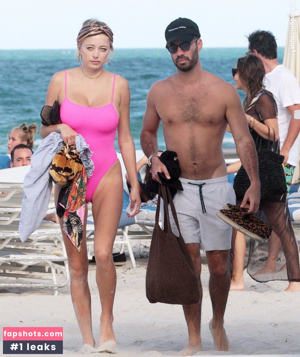 Caroline Vreeland Nude Leaks OnlyFans Photos #2255 - LeakJerk