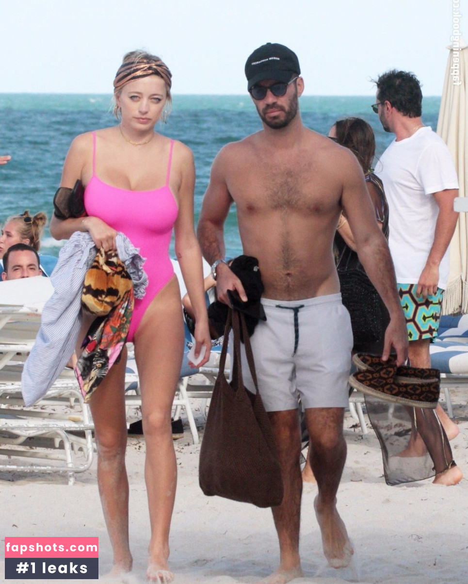 Caroline Vreeland Nude Leaks OnlyFans Photos #2256 - LeakJerk