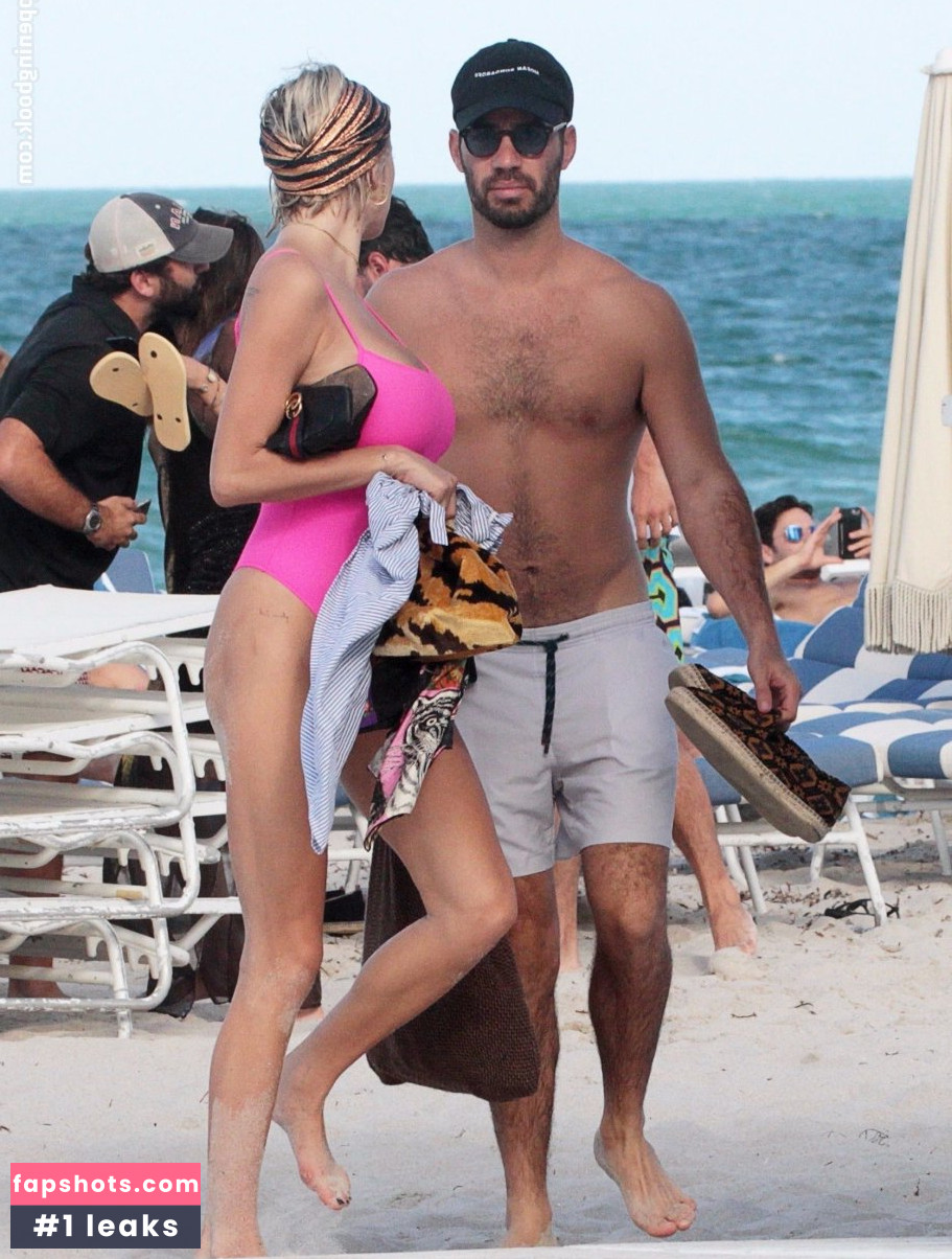 Caroline Vreeland Nude Leaks OnlyFans Photos #2260 - LeakJerk