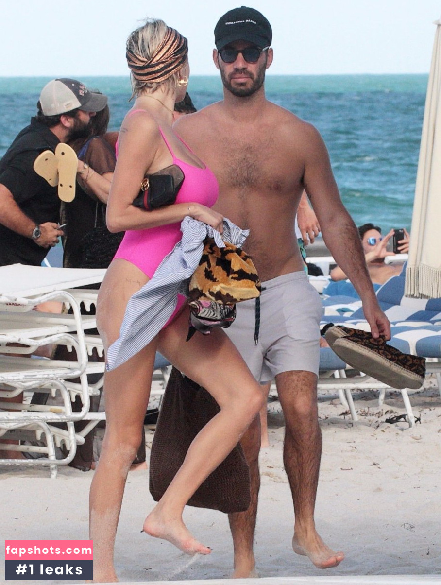 Caroline Vreeland Nude Leaks OnlyFans Photos #2261 - LeakJerk