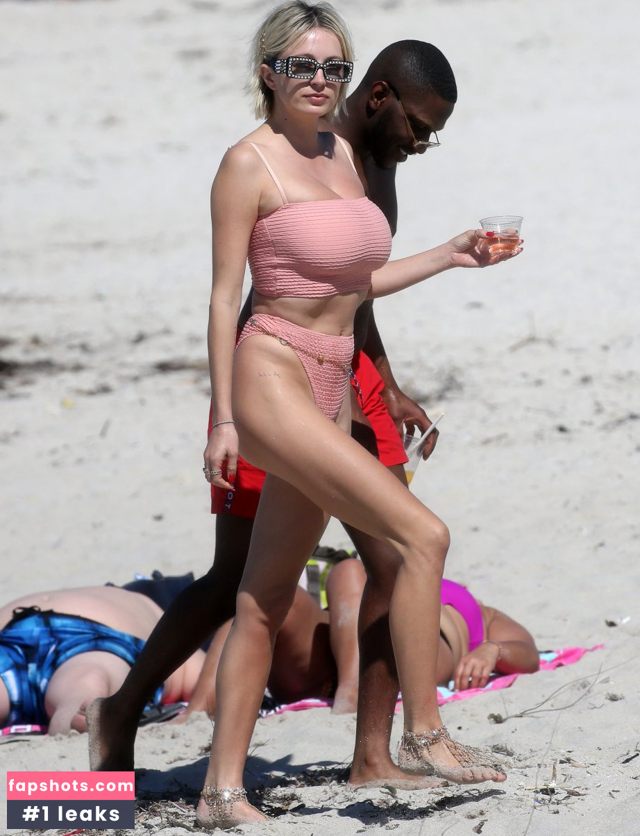 Caroline Vreeland Nude Leaks OnlyFans Photos #2304 - LeakJerk