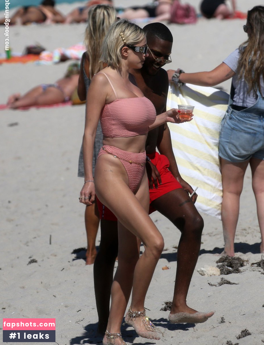 Caroline Vreeland Nude Leaks OnlyFans Photos #2306 - LeakJerk