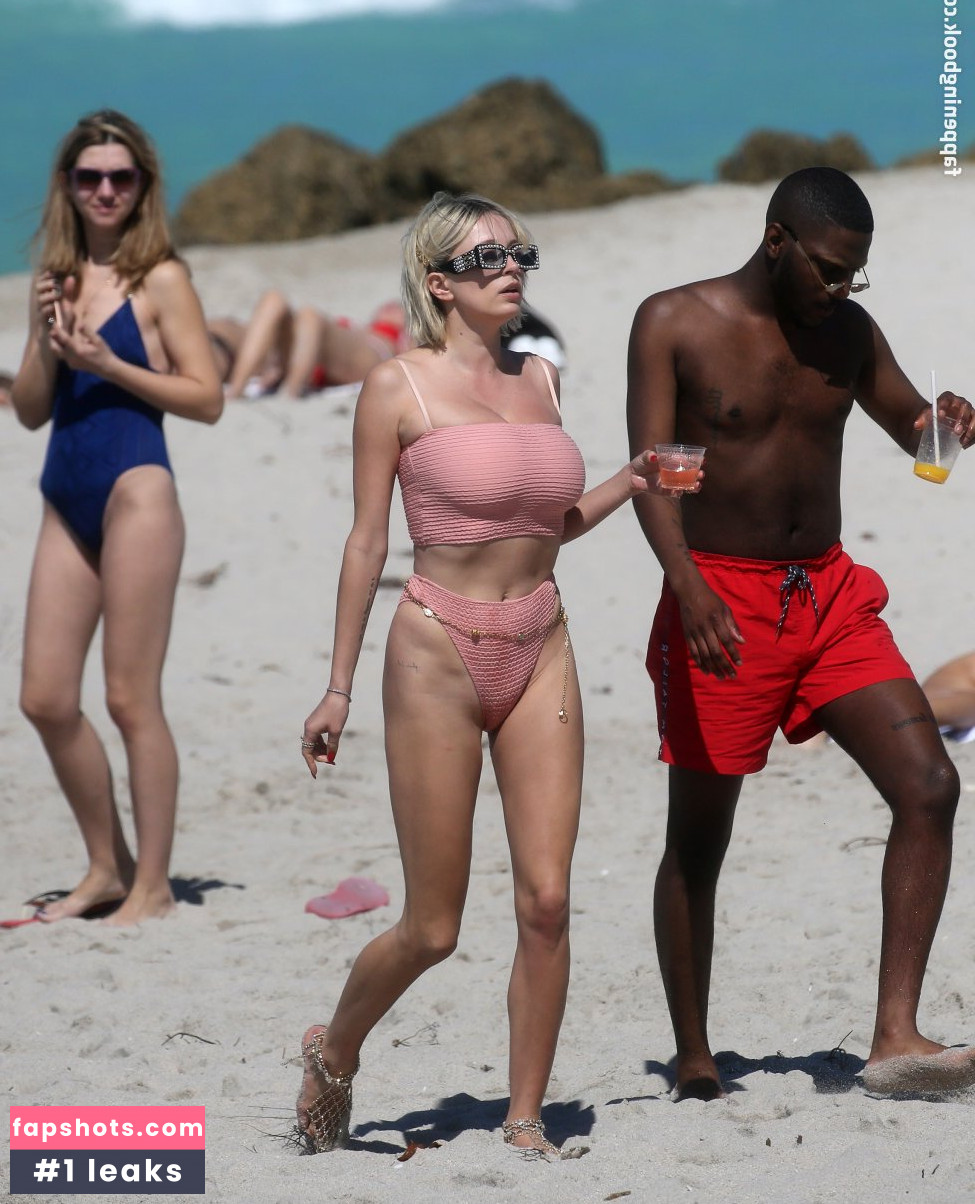 Caroline Vreeland Nude Leaks OnlyFans Photos #2307 - LeakJerk