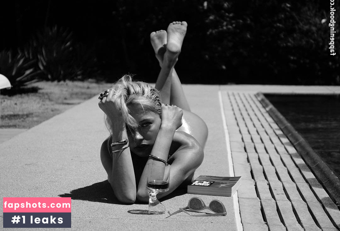 Caroline Vreeland Nude Leaks OnlyFans Photos #2323 - LeakJerk