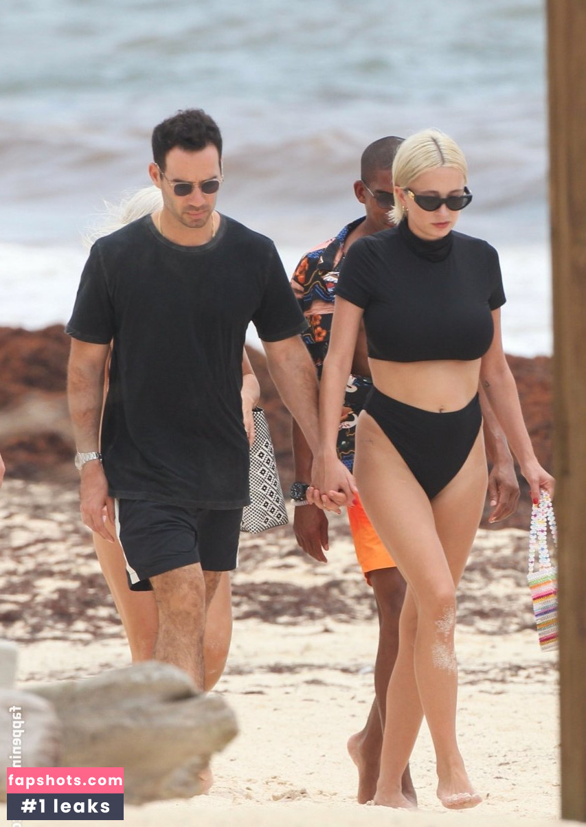 Caroline Vreeland Nude Leaks OnlyFans Photos #2399 - LeakJerk