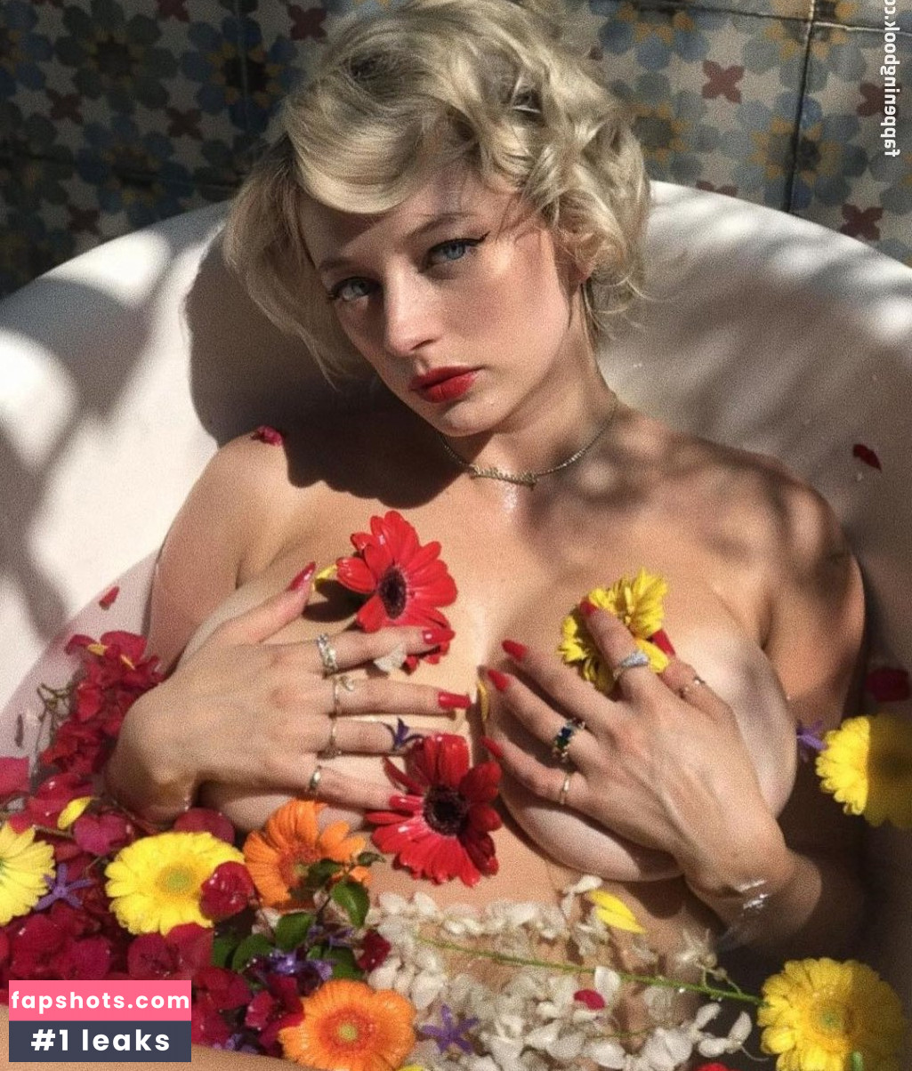Caroline Vreeland Nude Leaks OnlyFans Photos #2425 - LeakJerk