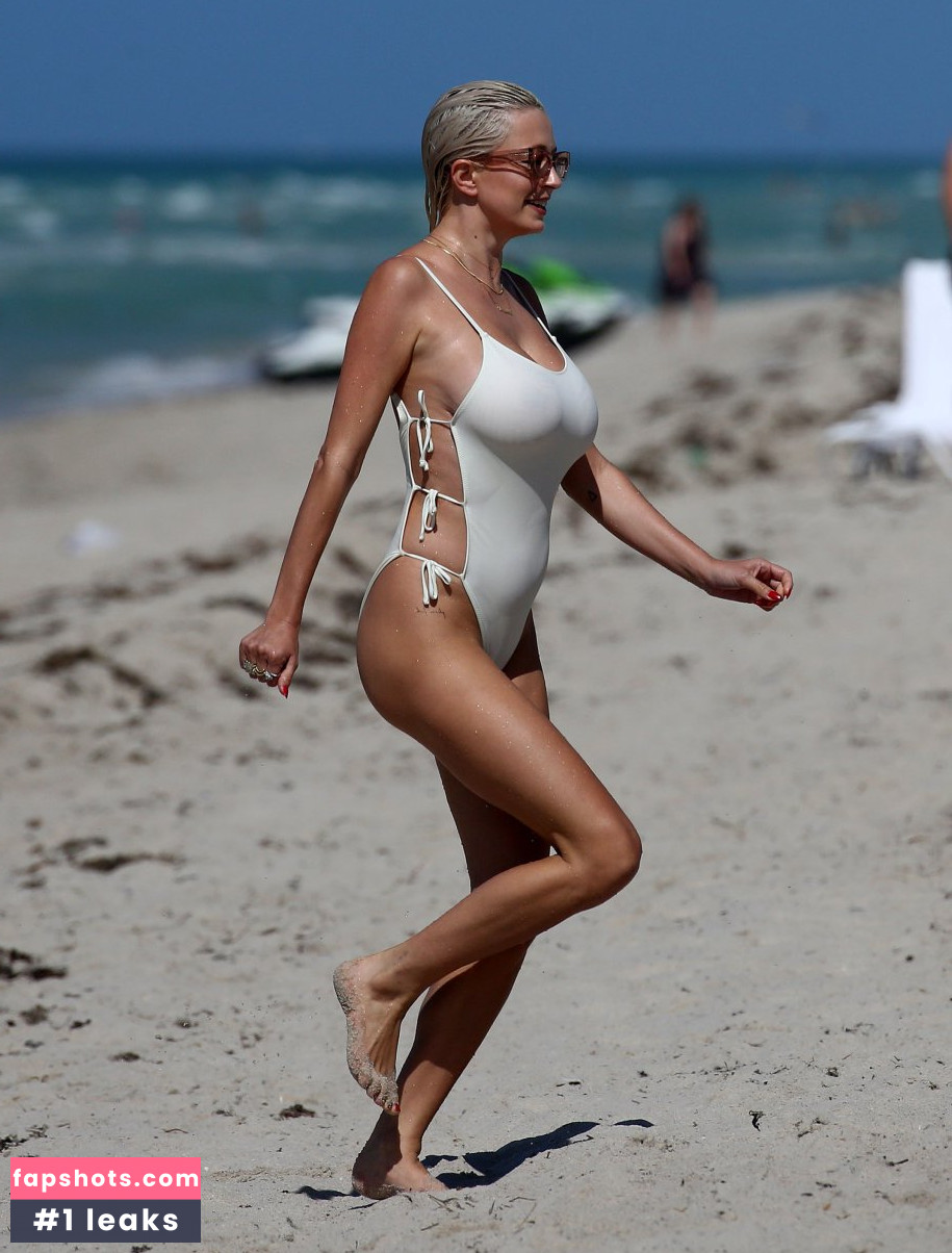 Caroline Vreeland Nude Leaks OnlyFans Photos #2455 - LeakJerk