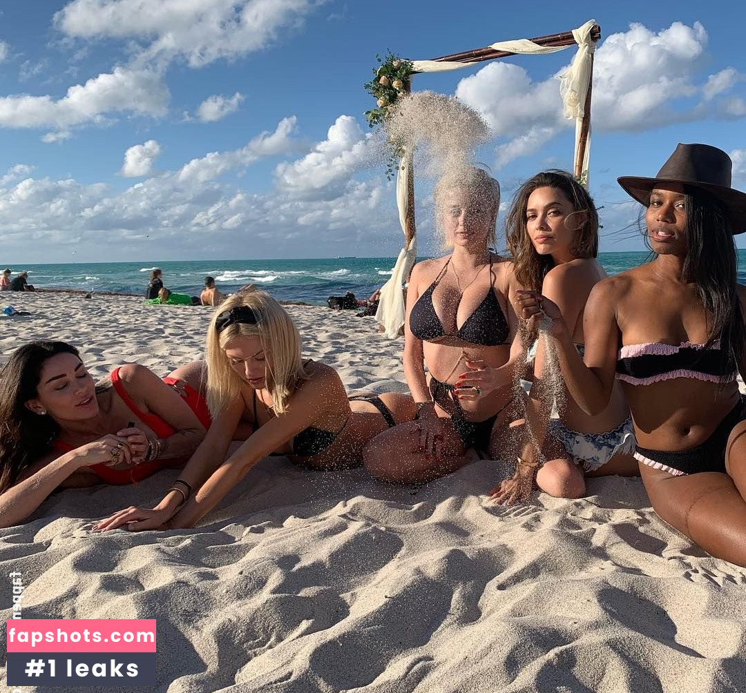 Caroline Vreeland gallery photo #2563