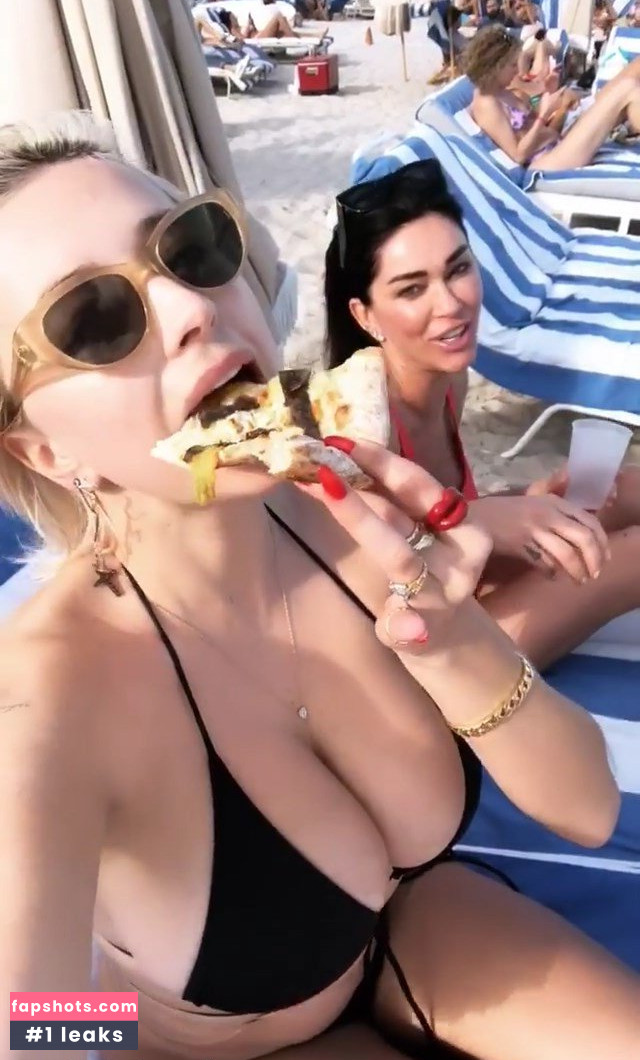 Caroline Vreeland gallery photo #2568