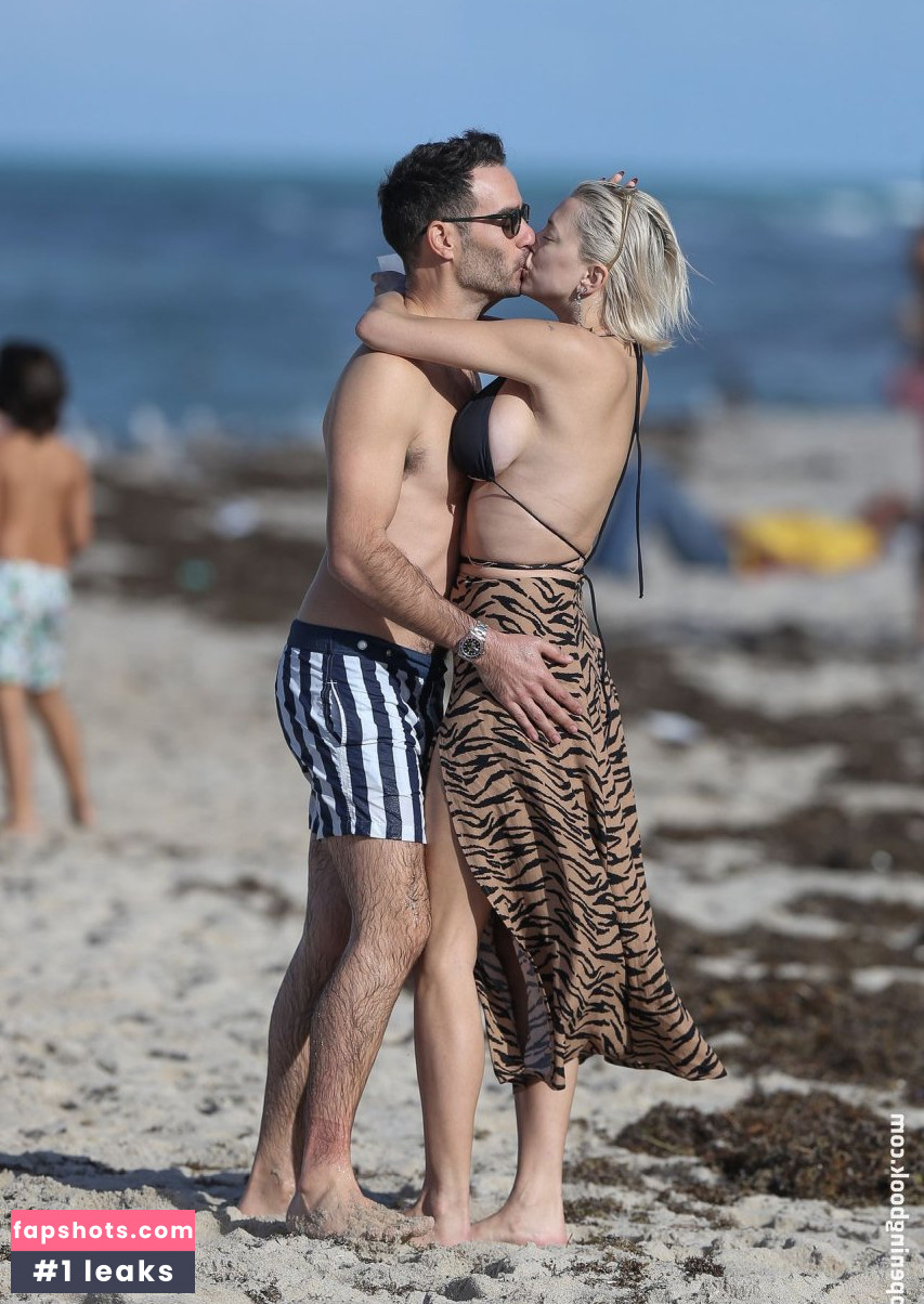 Caroline Vreeland gallery photo #2589