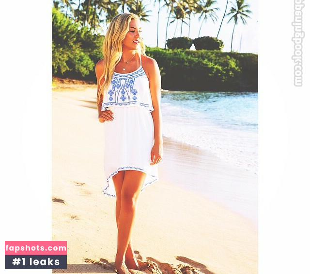 Caroline Wall gallery photo #17