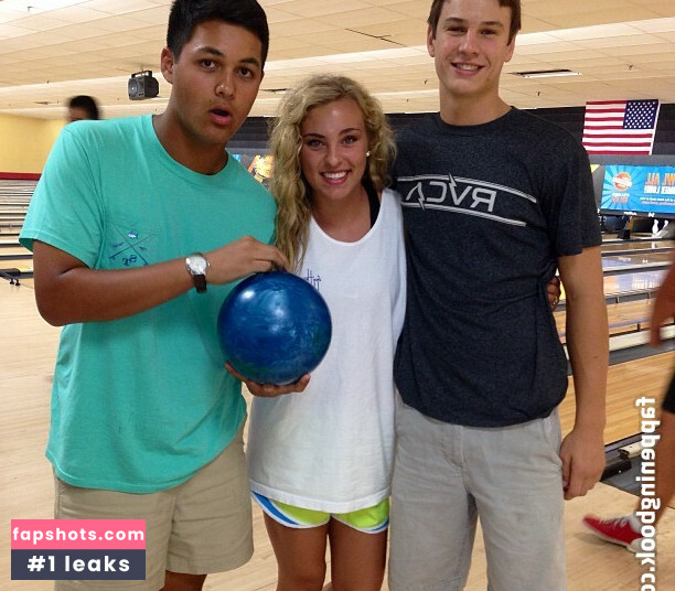 Caroline Wall gallery photo #7