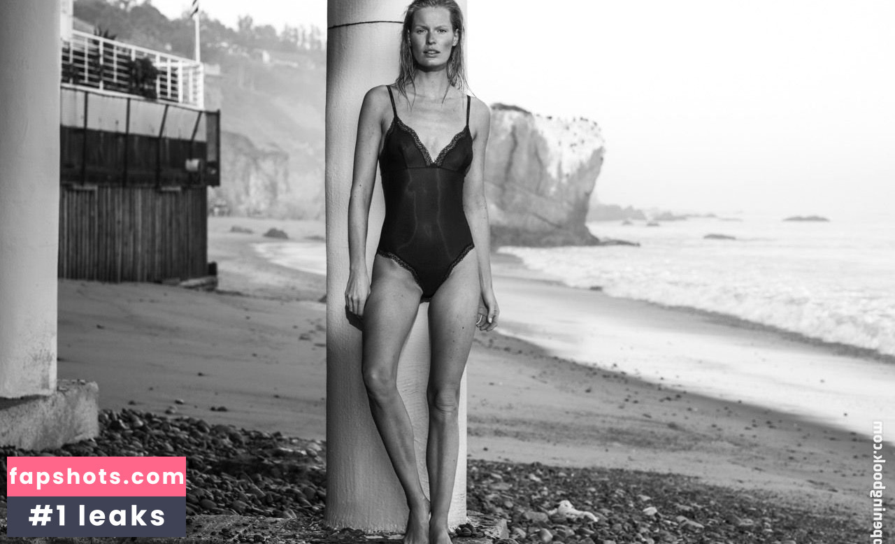 Caroline Winberg gallery photo #105