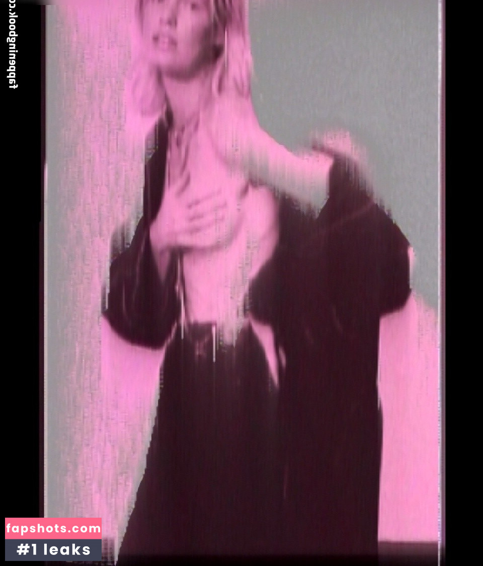 Caroline Winberg gallery photo #18