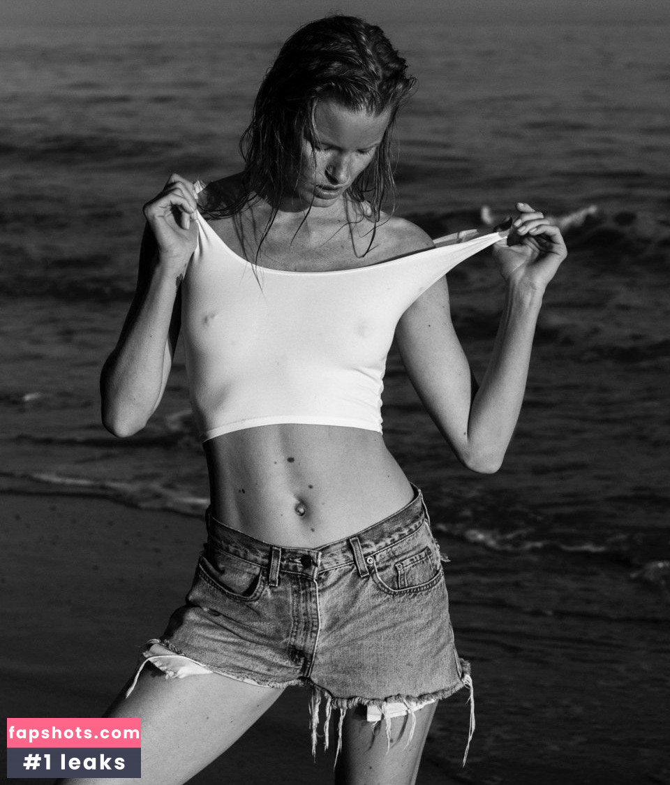 Caroline Winberg gallery photo #80