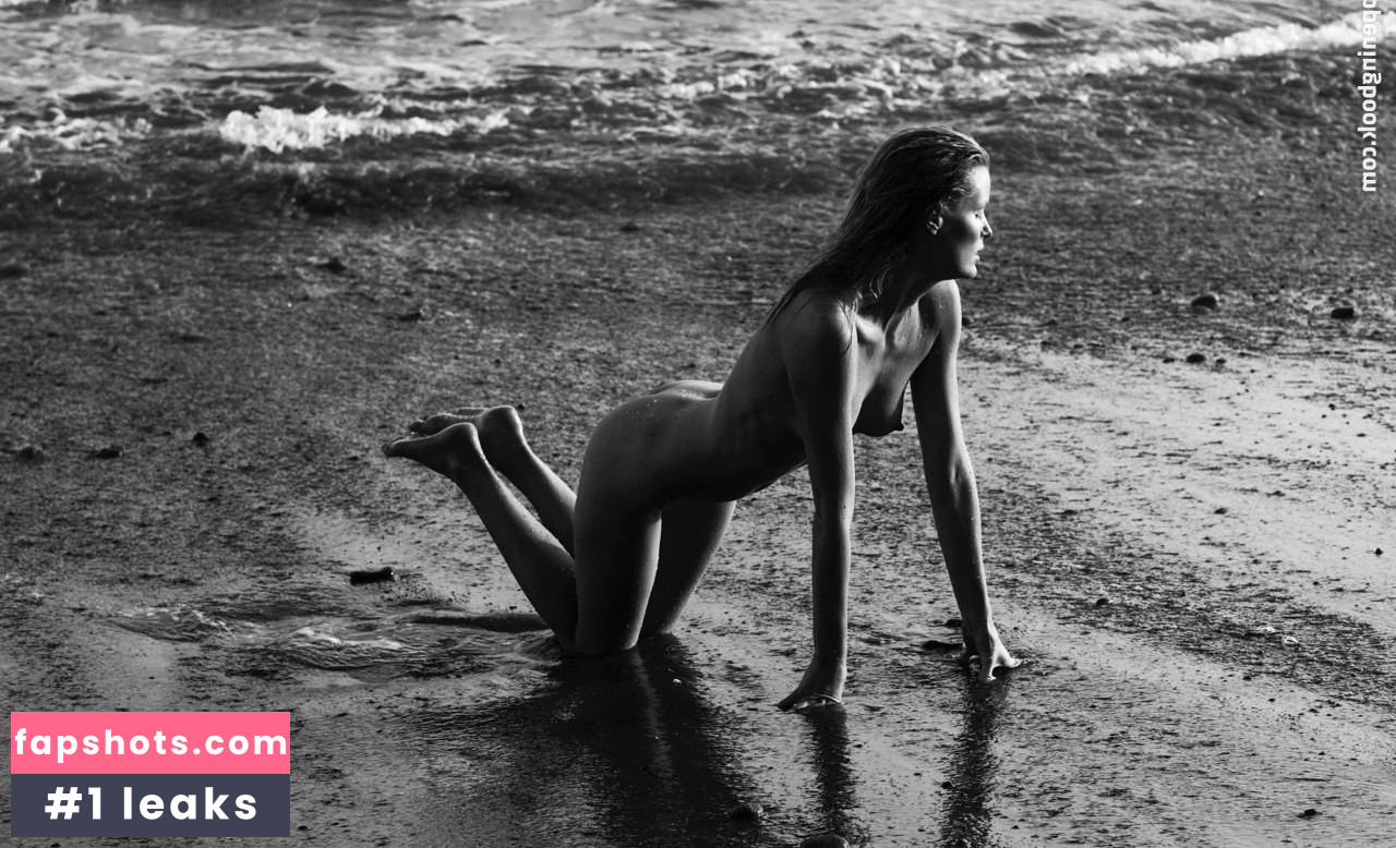 Caroline Winberg gallery photo #83