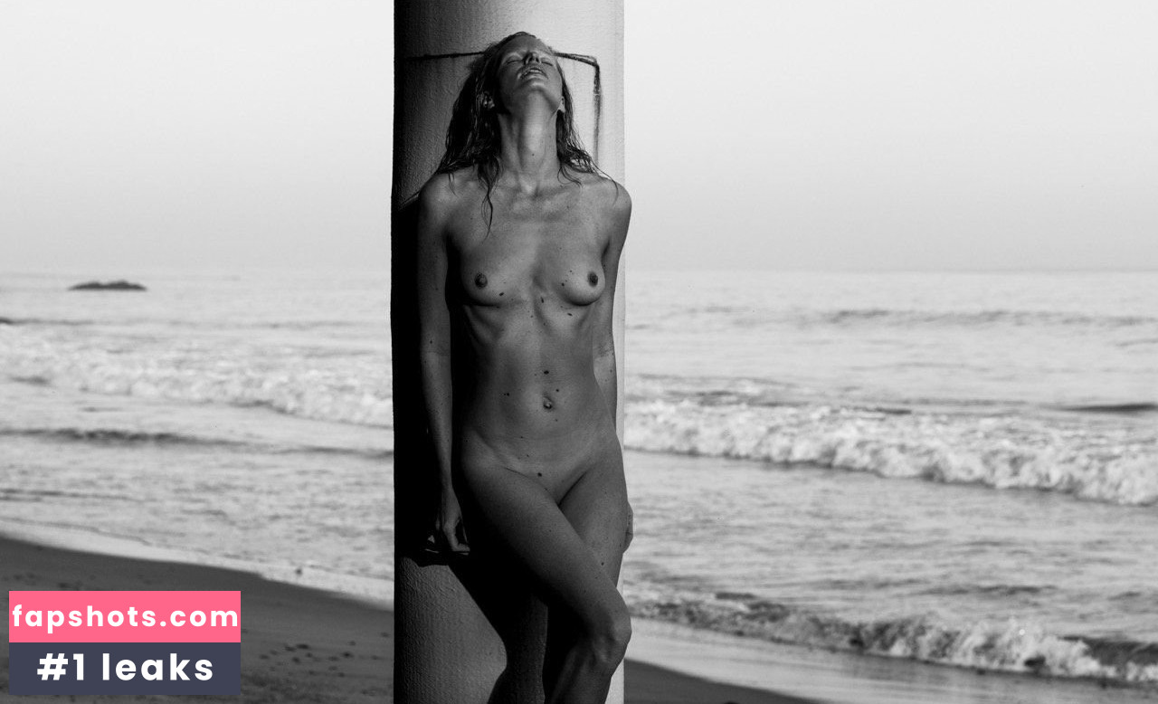 Caroline Winberg gallery photo #89