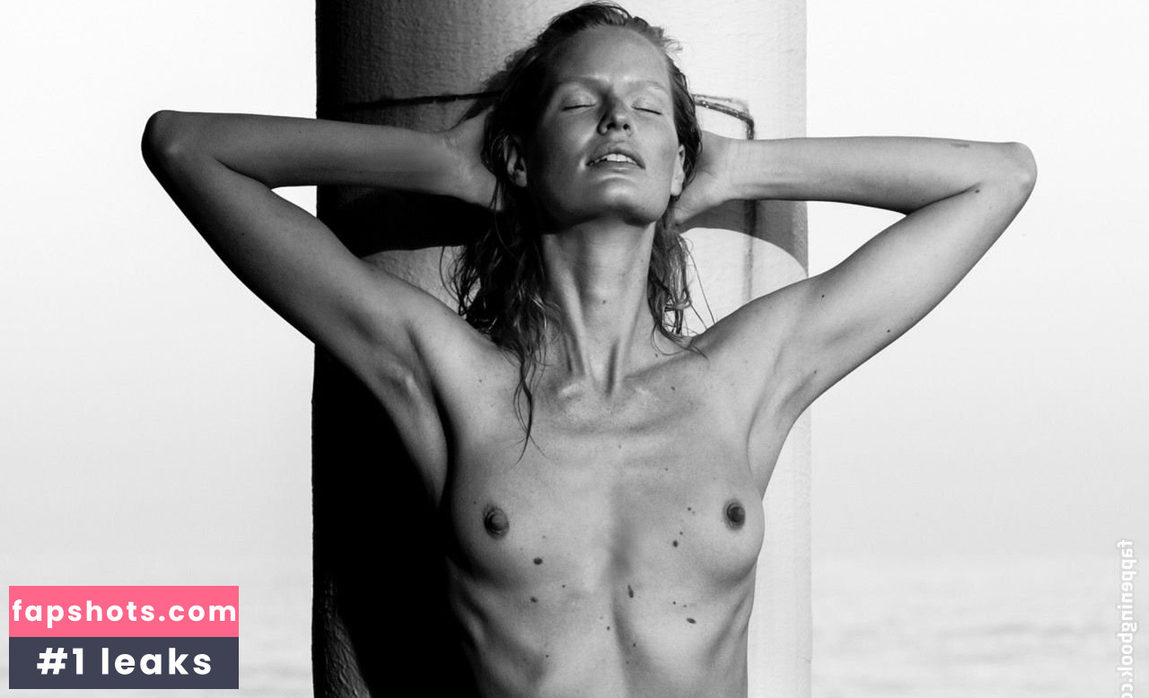 Caroline Winberg gallery photo #90