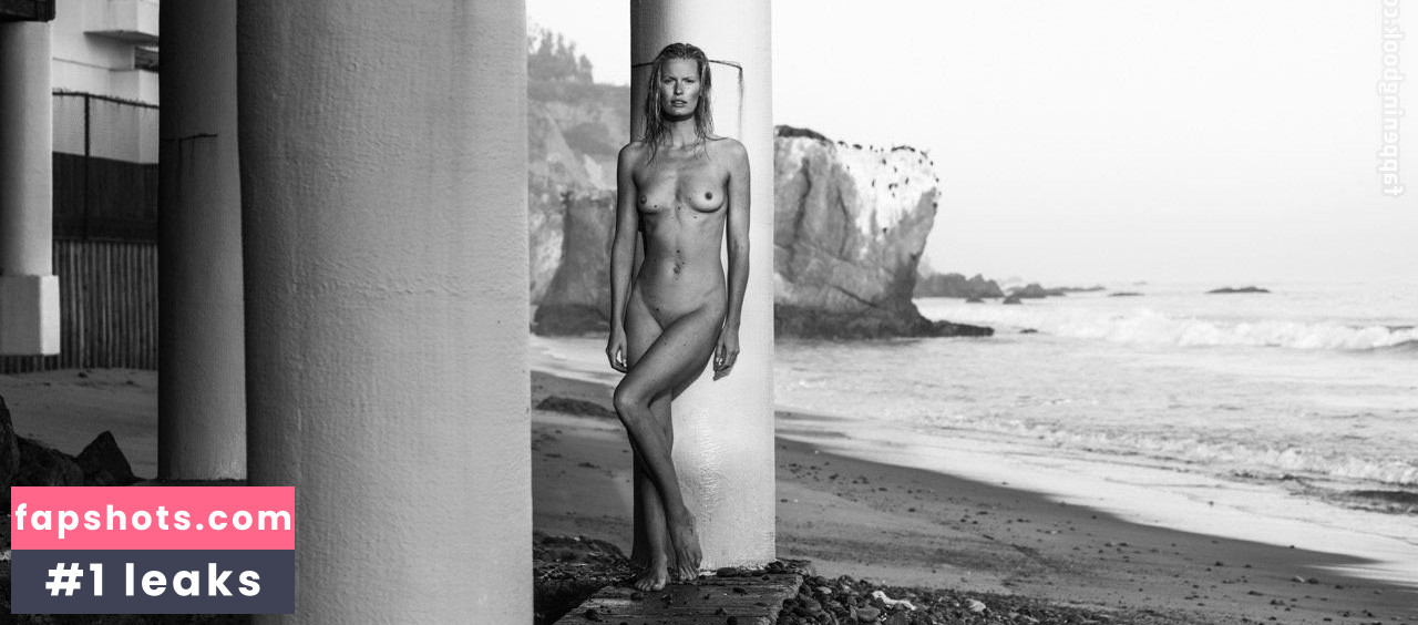 Caroline Winberg gallery photo #92