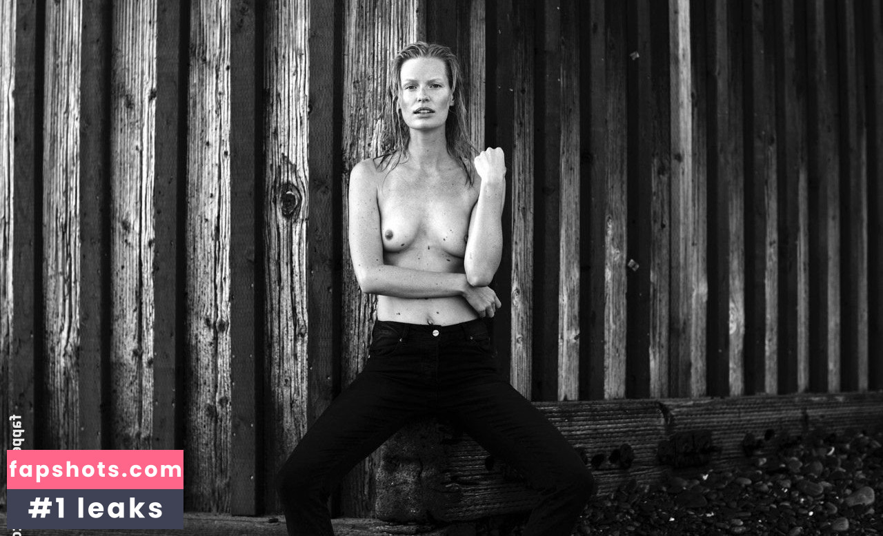 Caroline Winberg gallery photo #94