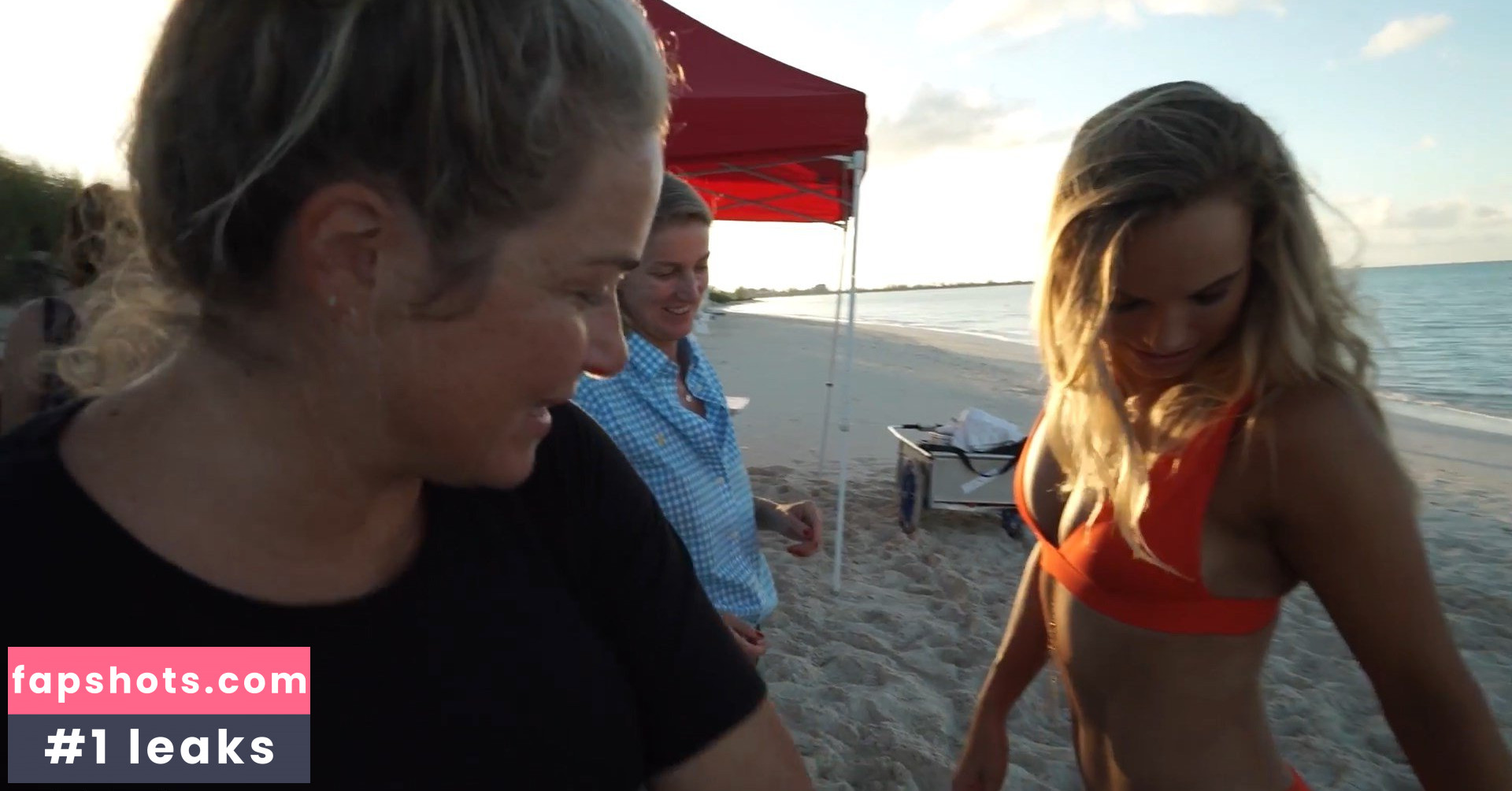 Caroline Wozniacki gallery photo #112