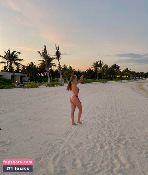 Caroline Zalog gallery photo #791