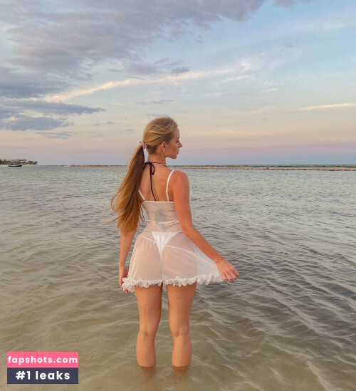 Caroline Zalog gallery photo #794