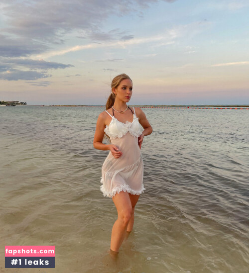 Caroline Zalog gallery photo #795