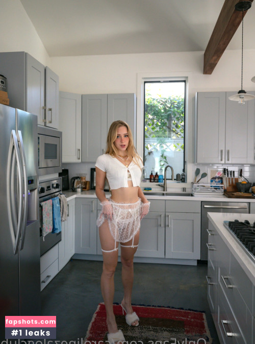 Caroline Zalog gallery photo #928