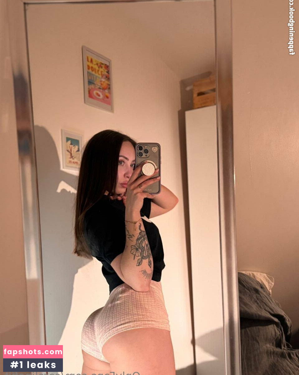 carolinefiit gallery photo #5