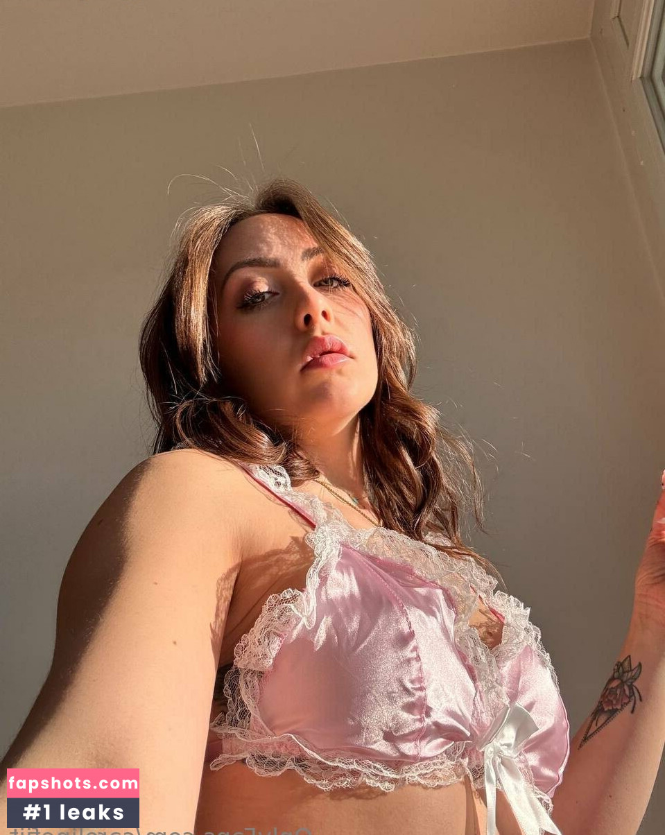 carolinefiit gallery photo #6