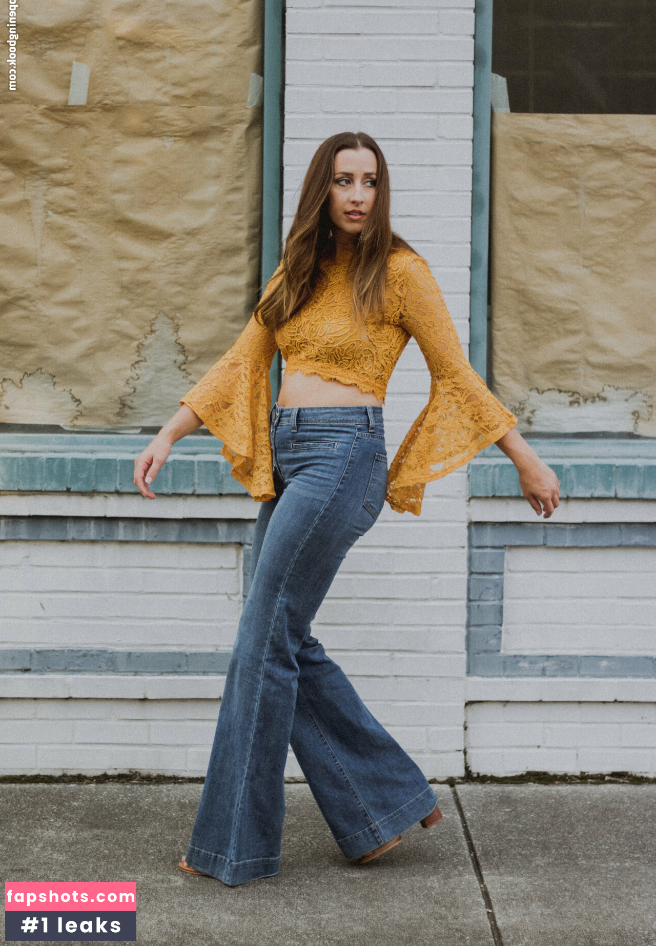 CarolineJ nude babe gallery