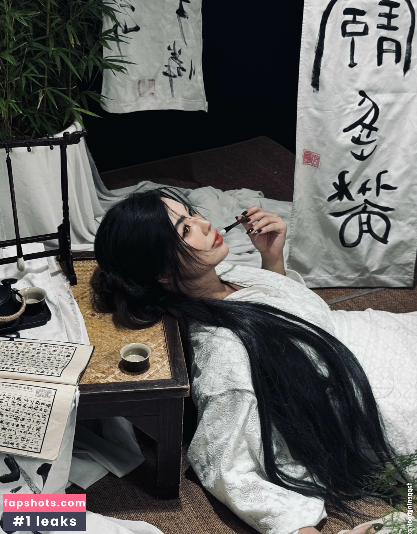 CarolineKwan gallery photo #2