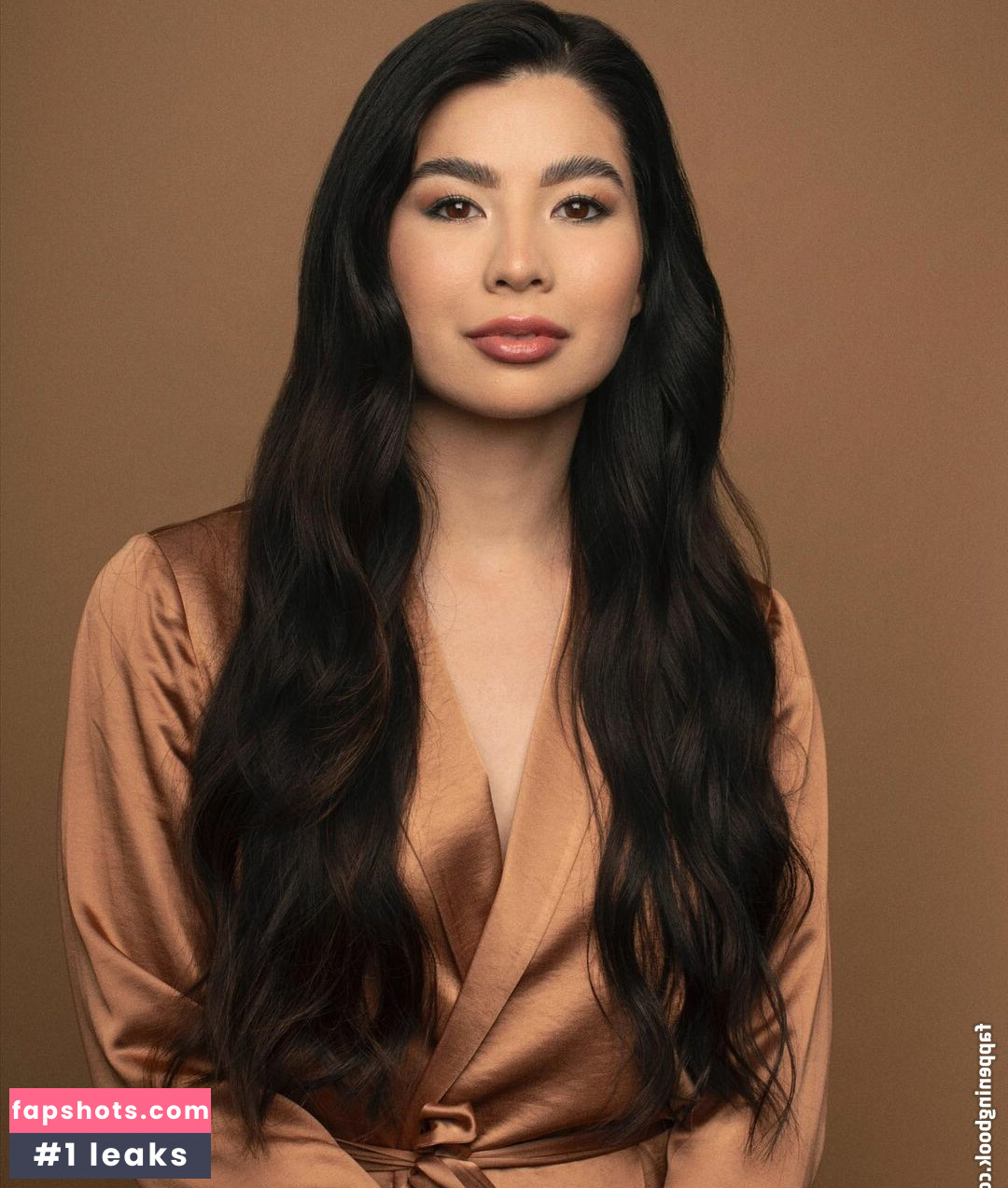 CarolineKwan gallery photo #113