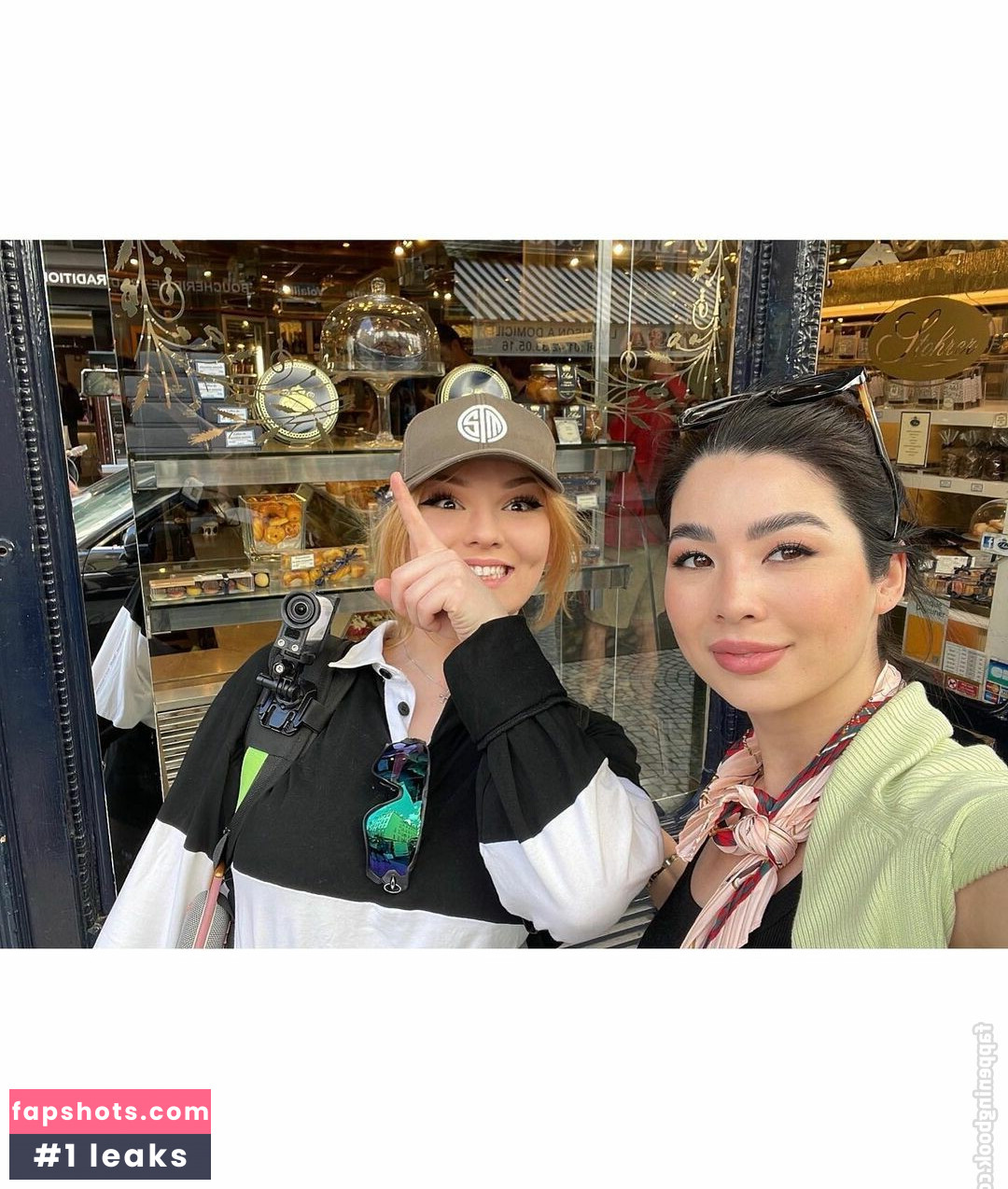 CarolineKwan gallery photo #114