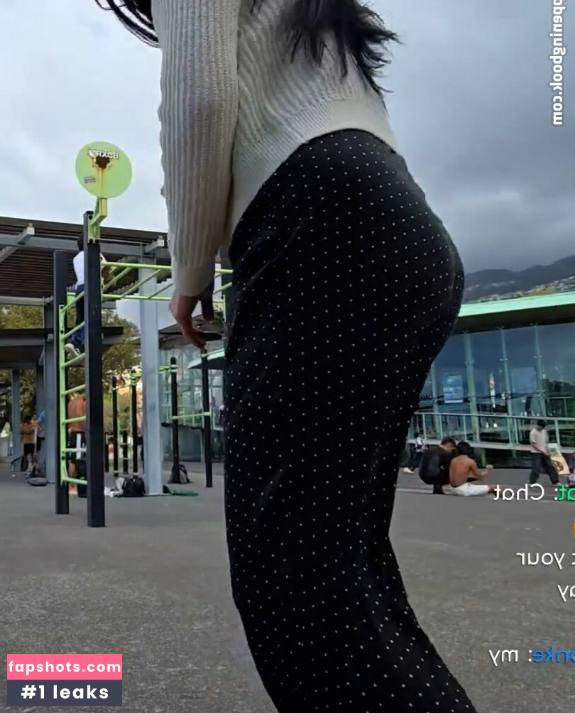 CarolineKwan gallery photo #14