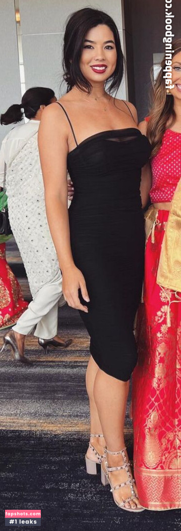 CarolineKwan gallery photo #134