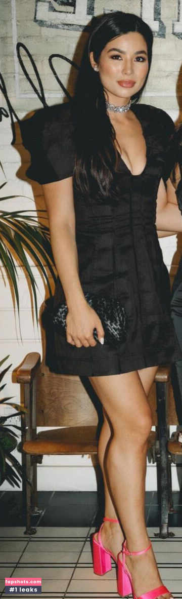 CarolineKwan gallery photo #135