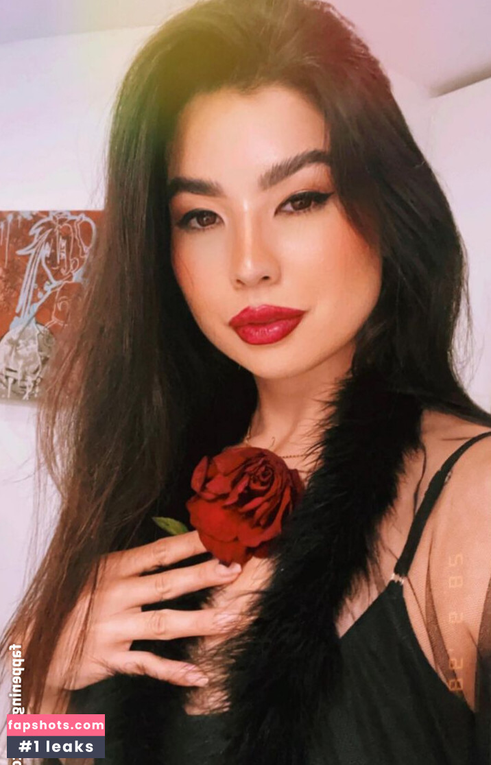 CarolineKwan gallery photo #141