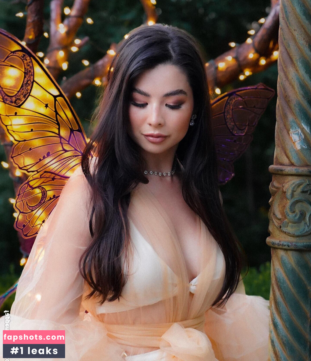 CarolineKwan gallery photo #155