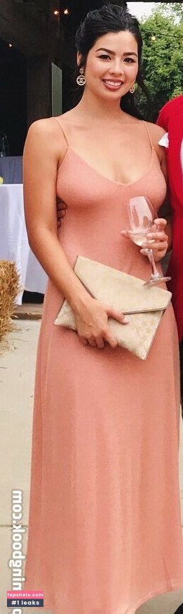 CarolineKwan gallery photo #165