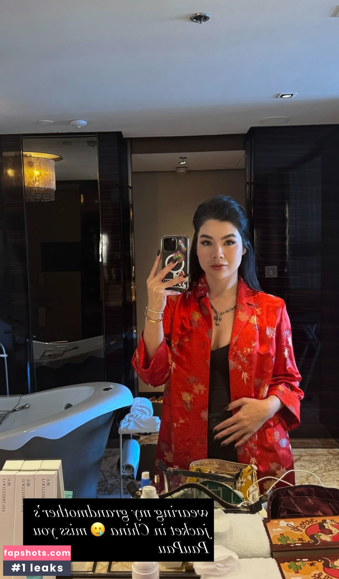 CarolineKwan gallery photo #4