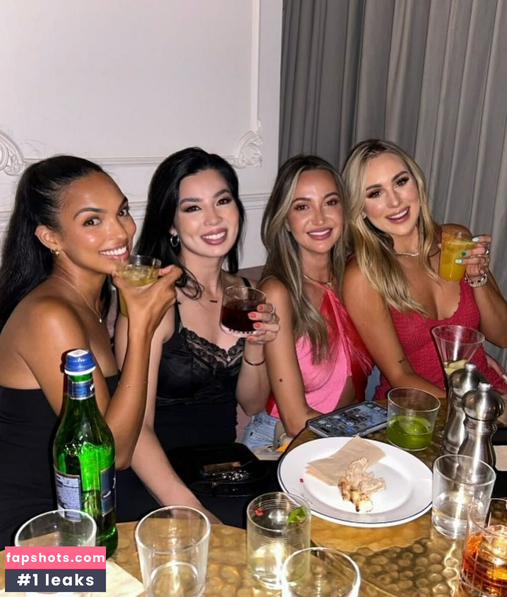 CarolineKwan gallery photo #35