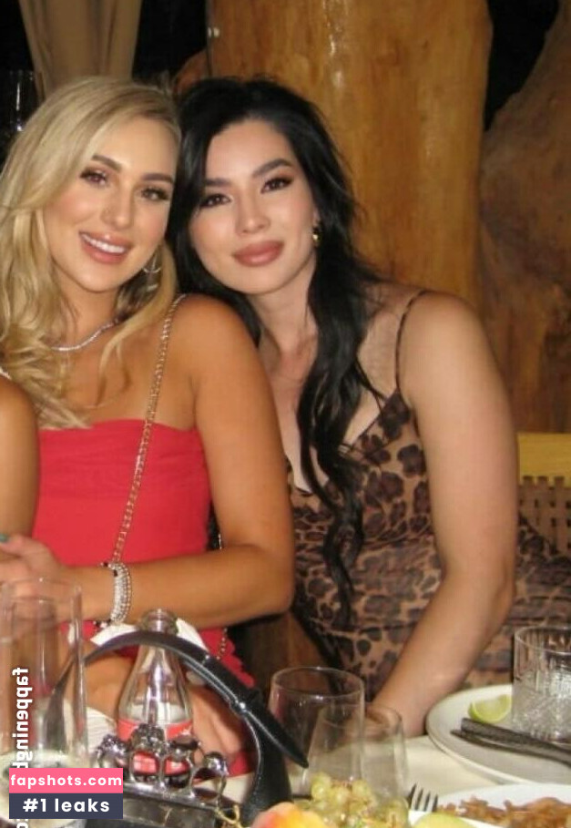 CarolineKwan gallery photo #36