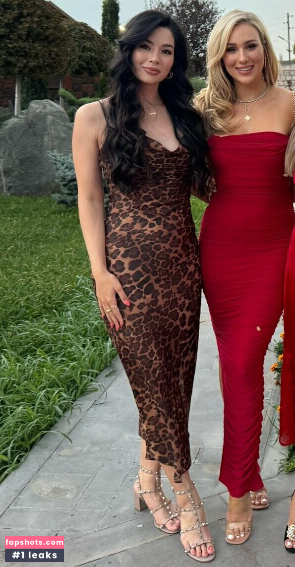 CarolineKwan gallery photo #37