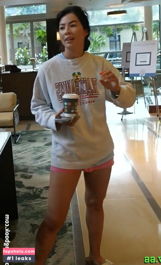 CarolineKwan gallery photo #44