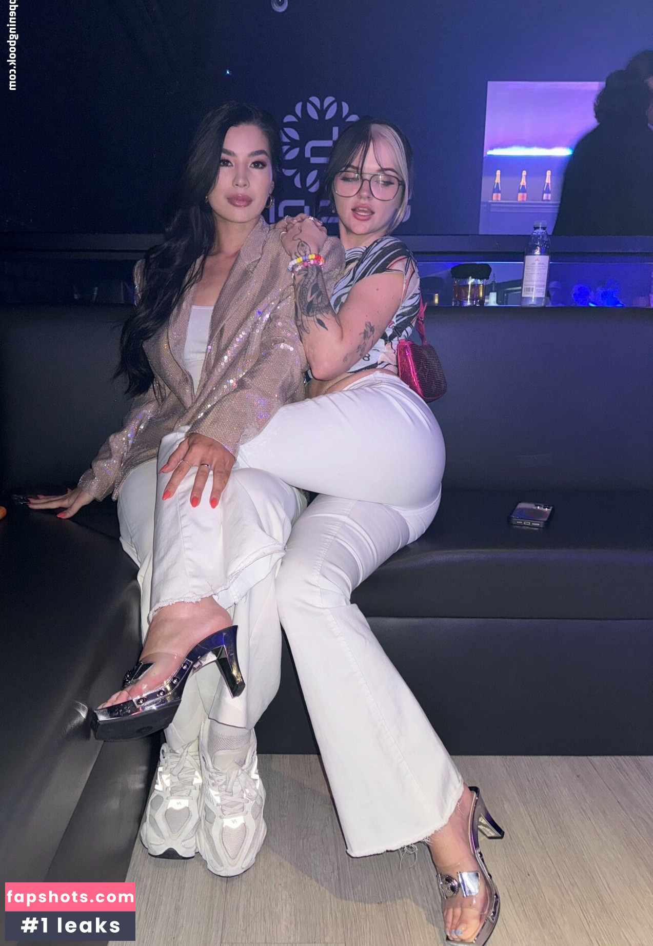 CarolineKwan gallery photo #45