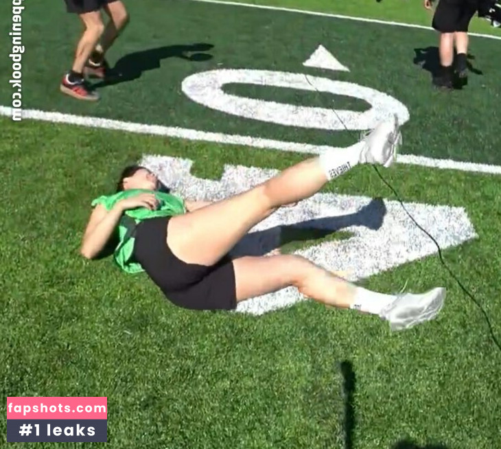 CarolineKwan gallery photo #49